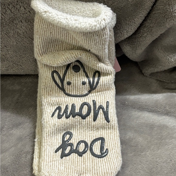 DOG Mom Grippy Fuzzy Socks - Picture 2 of 3